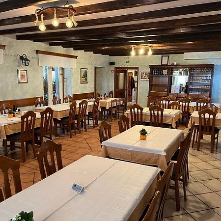 Razman Wine Rooms Gracisce Ngoại thất bức ảnh