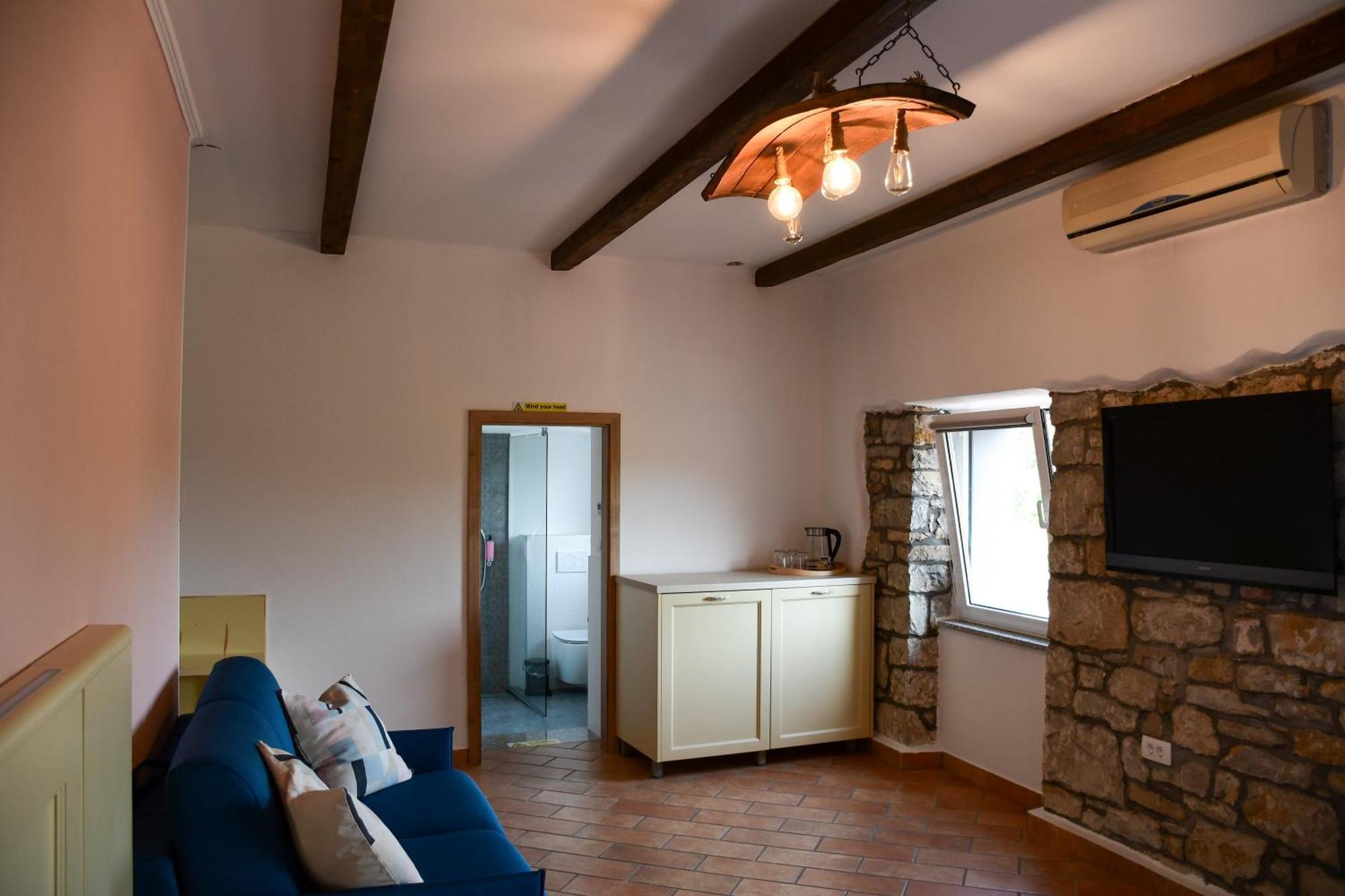 Razman Wine Rooms Gracisce Ngoại thất bức ảnh
